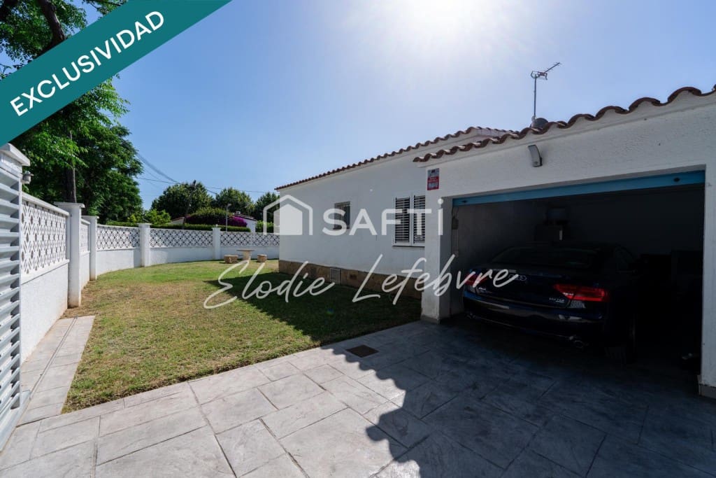 3 bedroom Villa for sale in Empuriabrava - € 429,000 (Ref: 9927055)