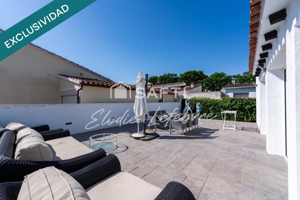 3 bedroom Villa for sale in Empuriabrava - € 429,000 (Ref: 9927055)