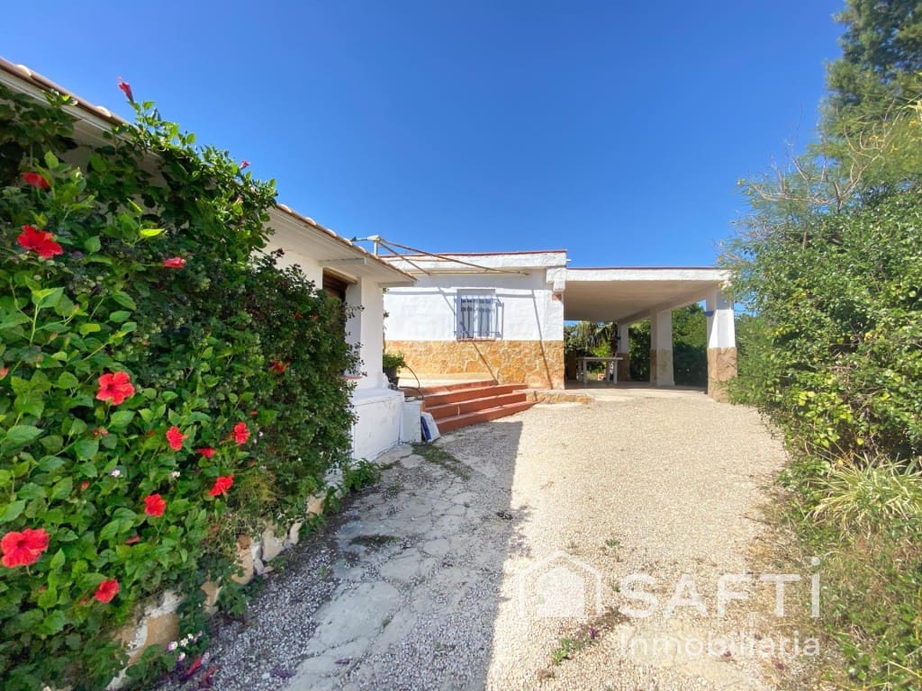 4 bedroom Finca/Country House for sale in Godelleta - € 178,000 (Ref: 9927058)