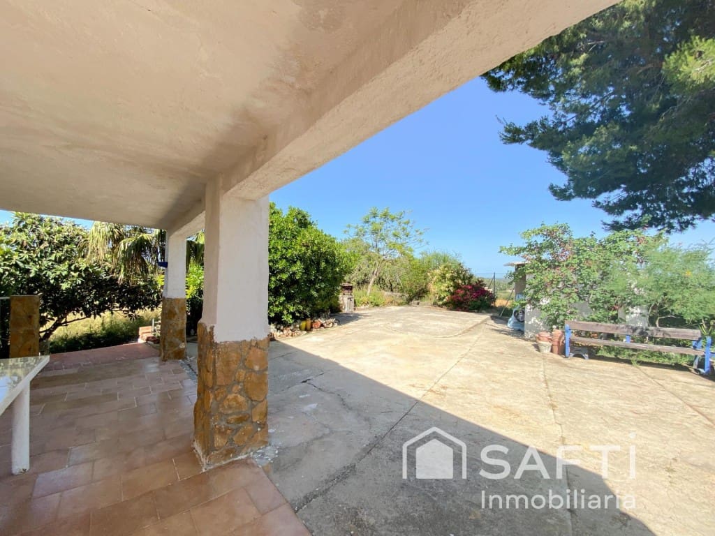 4 bedroom Finca/Country House for sale in Godelleta - € 178,000 (Ref: 9927058)