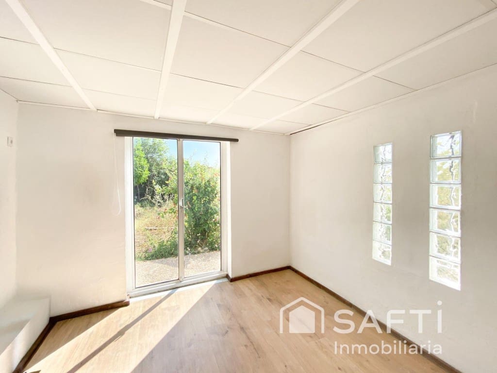 4 bedroom Finca/Country House for sale in Godelleta - € 178,000 (Ref: 9927058)