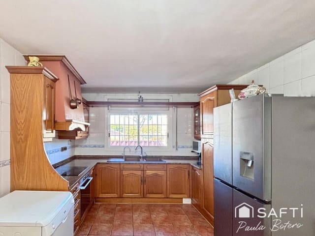 5 Zimmer Villa zu verkaufen in Sant Pere de Ribes mit Pool - 595.000 € (Ref: 9927059)