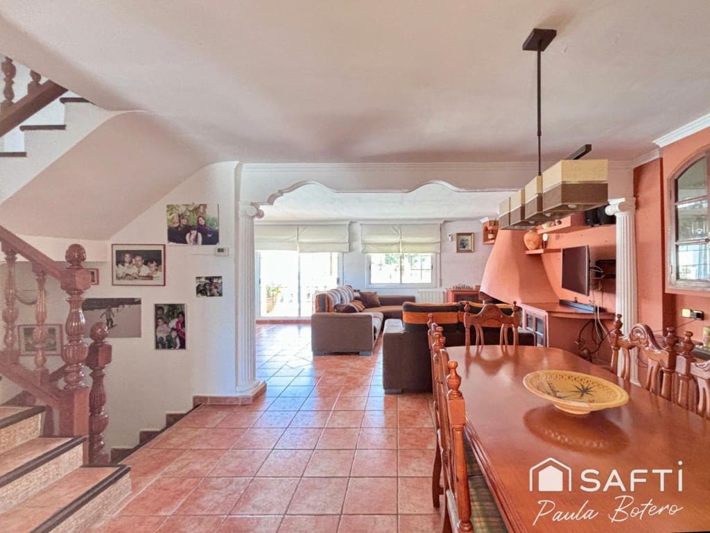 5 Zimmer Villa zu verkaufen in Sant Pere de Ribes mit Pool - 595.000 € (Ref: 9927059)