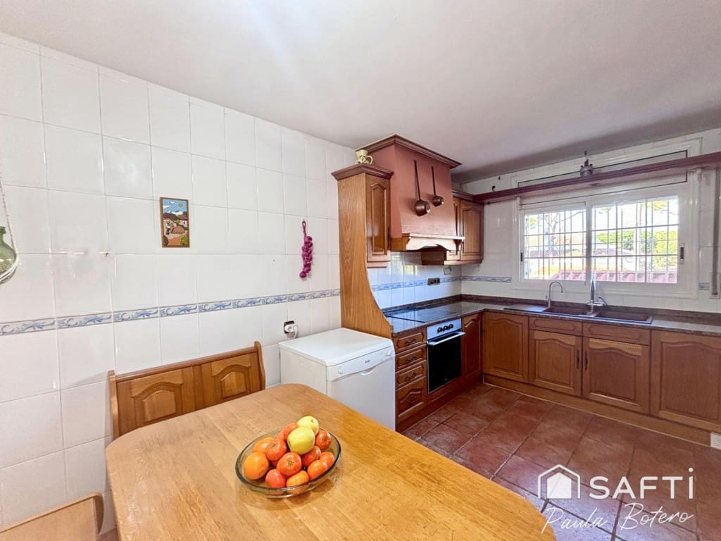 5 Zimmer Villa zu verkaufen in Sant Pere de Ribes mit Pool - 595.000 € (Ref: 9927059)
