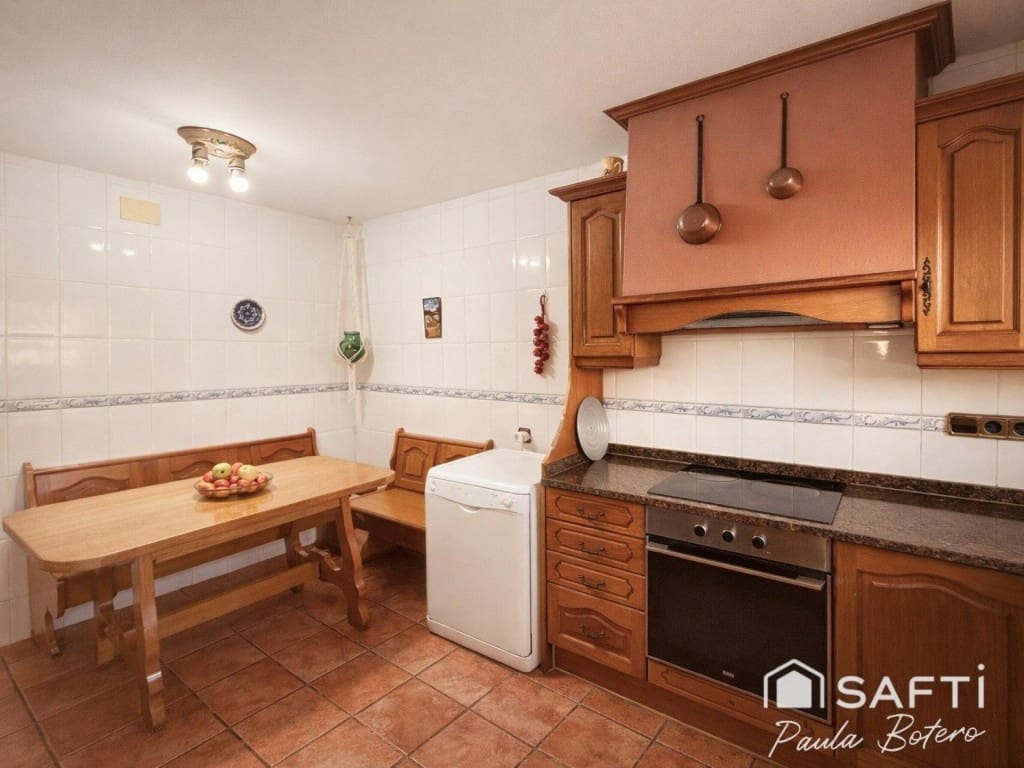 5 Zimmer Villa zu verkaufen in Sant Pere de Ribes mit Pool - 595.000 € (Ref: 9927059)