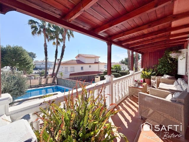 5 Zimmer Villa zu verkaufen in Sant Pere de Ribes mit Pool - 595.000 € (Ref: 9927059)