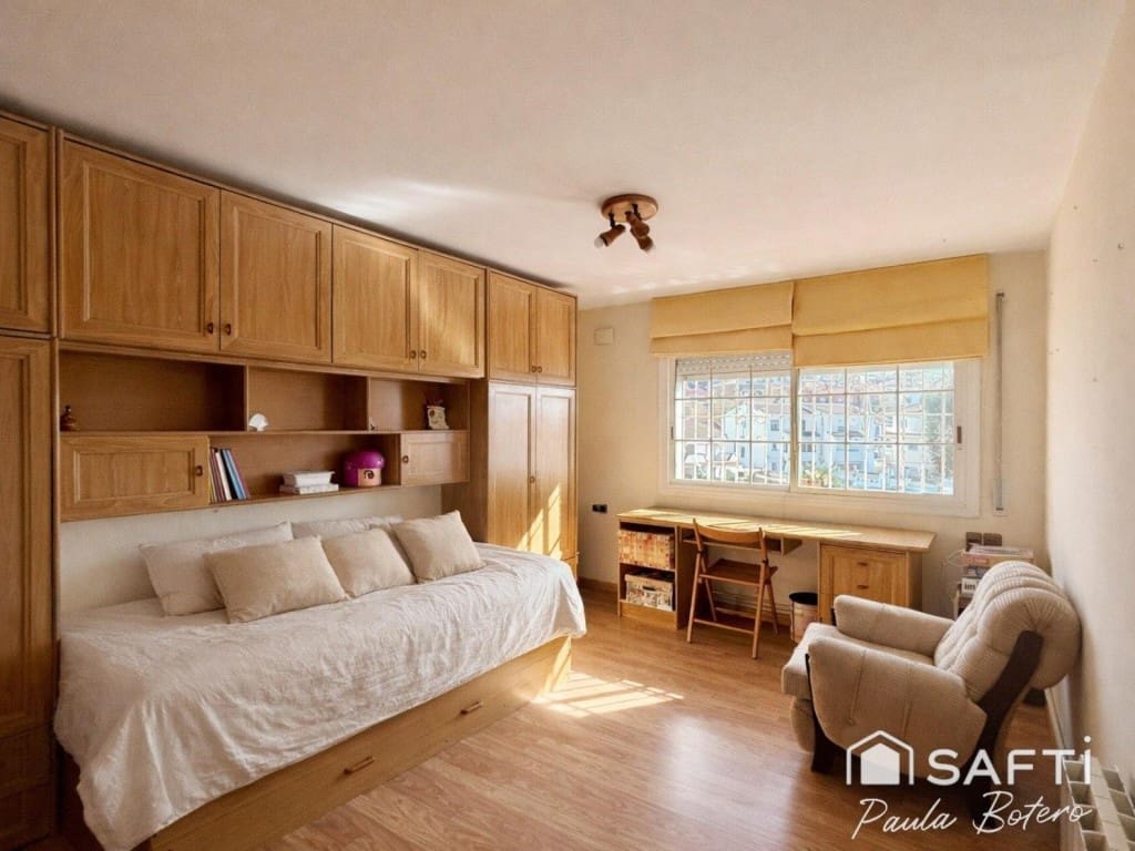 5 Zimmer Villa zu verkaufen in Sant Pere de Ribes mit Pool - 595.000 € (Ref: 9927059)