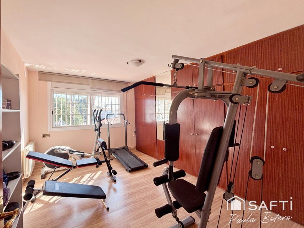 5 Zimmer Villa zu verkaufen in Sant Pere de Ribes mit Pool - 595.000 € (Ref: 9927059)
