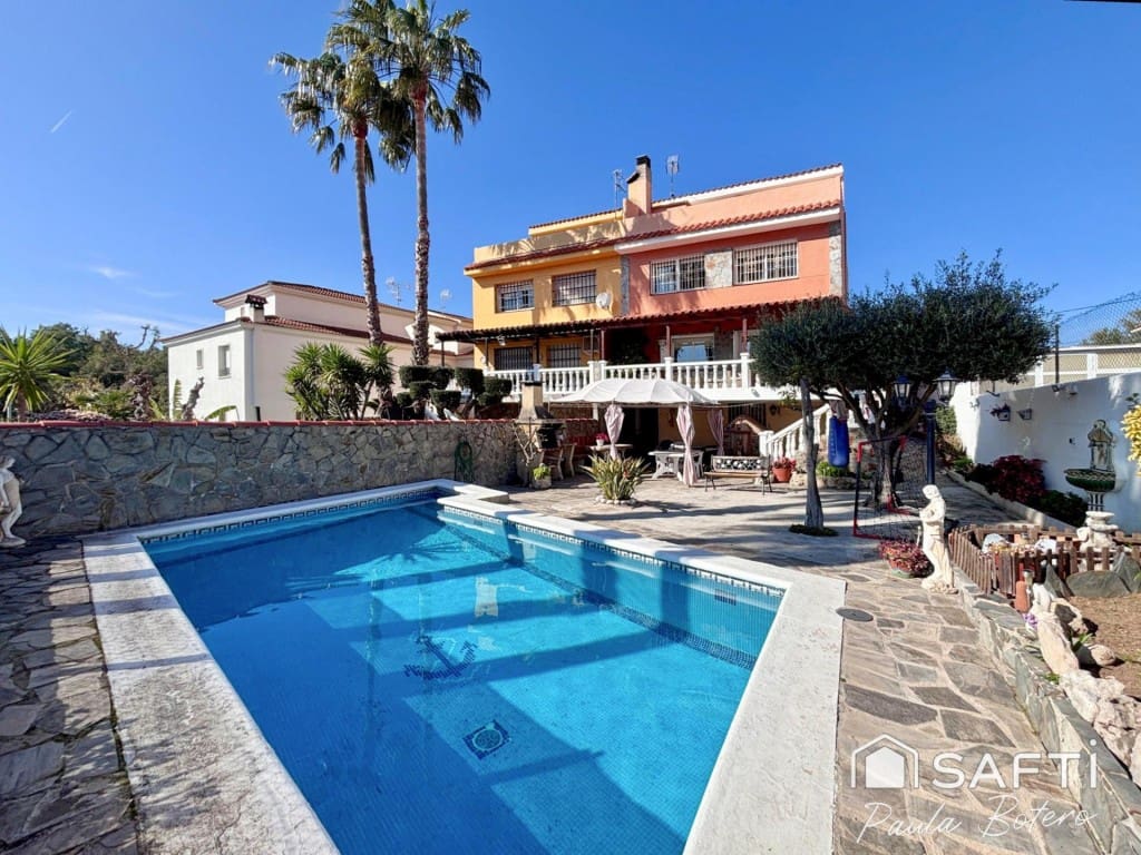 5 Zimmer Villa zu verkaufen in Sant Pere de Ribes mit Pool - 595.000 € (Ref: 9927059)