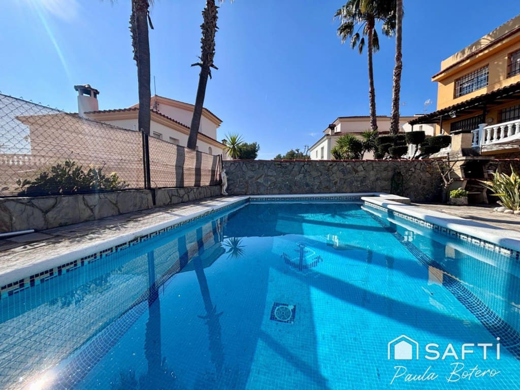 5 Zimmer Villa zu verkaufen in Sant Pere de Ribes mit Pool - 595.000 € (Ref: 9927059)