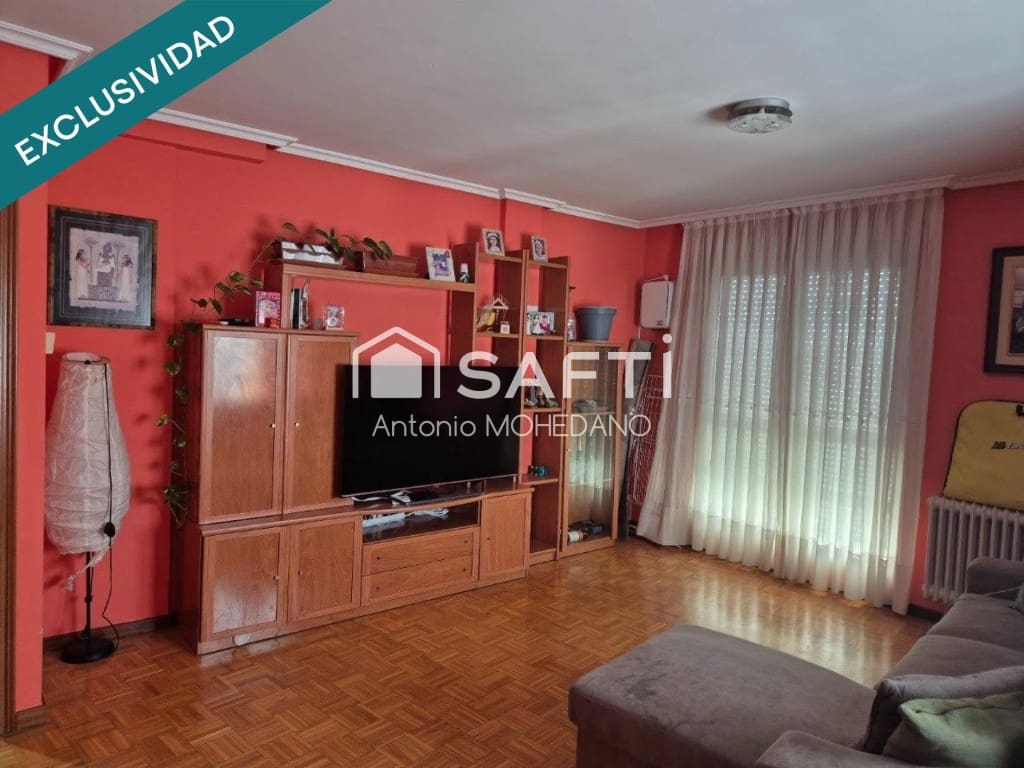 3 bedroom Apartment for sale in San Andres del Rabanedo - € 135,000 (Ref: 9927060)