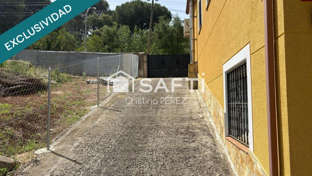 3 Zimmer Villa zu verkaufen in Lloret de Mar mit Garage - 255.000 € (Ref: 9929054)