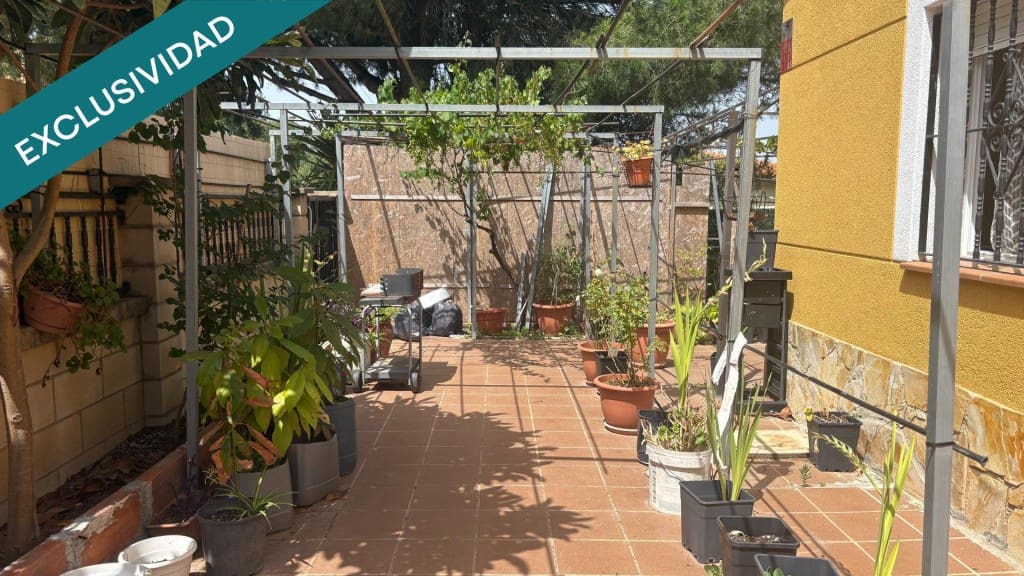 3 Zimmer Villa zu verkaufen in Lloret de Mar mit Garage - 255.000 € (Ref: 9929054)