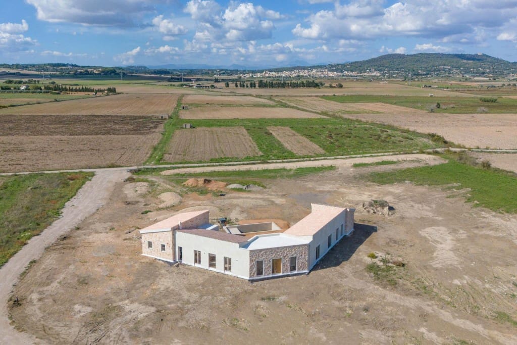 4 bedroom Villa for sale in Vilafranca de Bonany with pool - € 1,795,000 (Ref: 9929056)