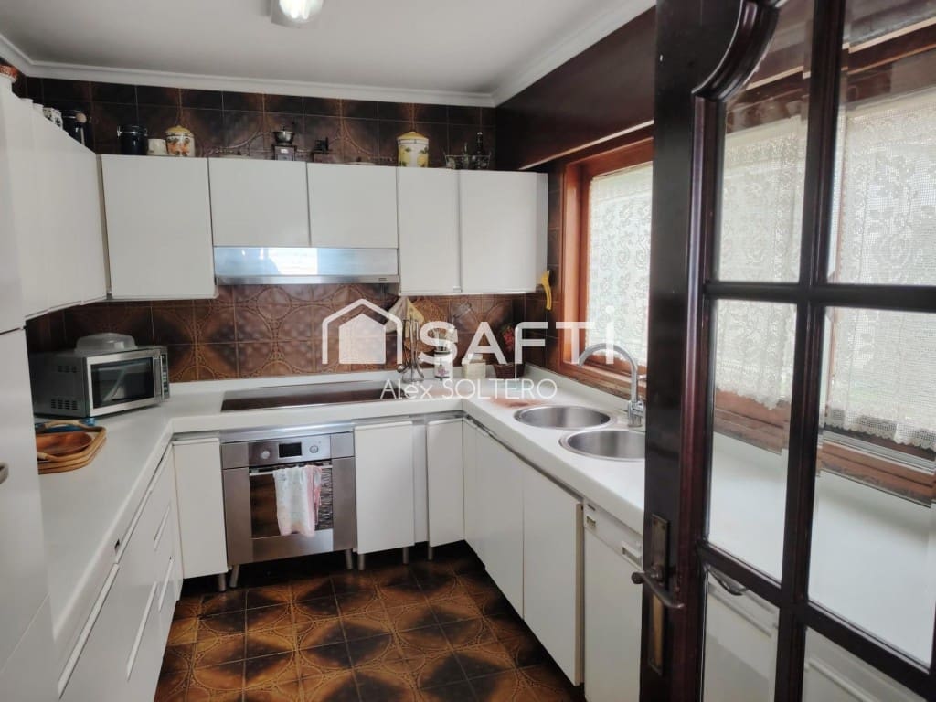 7 bedroom Villa for sale in Vigo with pool garage - € 1,750,000 (Ref: 9929057)