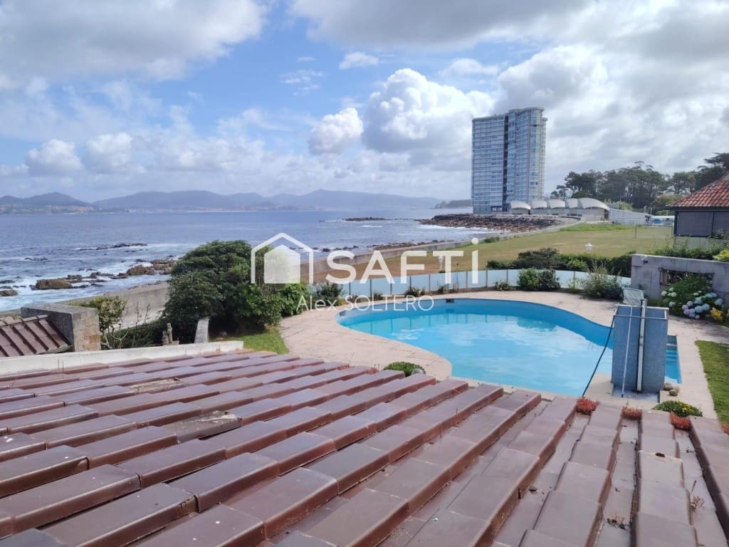 7 bedroom Villa for sale in Vigo with pool garage - € 1,750,000 (Ref: 9929057)