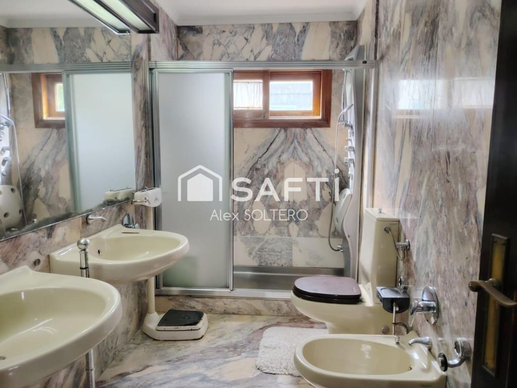 7 bedroom Villa for sale in Vigo with pool garage - € 1,750,000 (Ref: 9929057)
