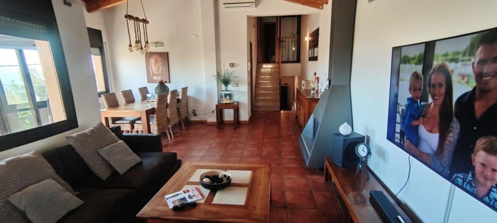 4 bedroom Villa for sale in Segur de Calafell with pool - € 420,000 (Ref: 9929058)