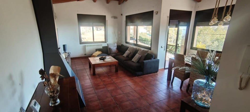 4 bedroom Villa for sale in Segur de Calafell with pool - € 420,000 (Ref: 9929058)