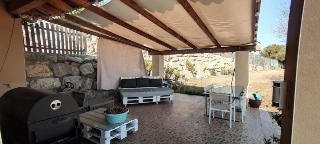 4 bedroom Villa for sale in Segur de Calafell with pool - € 420,000 (Ref: 9929058)