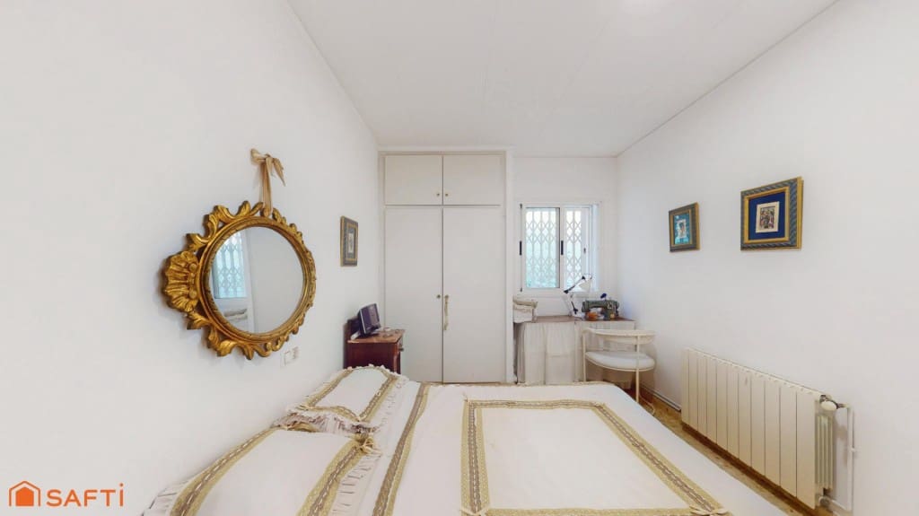 4 bedroom Villa for sale in Girona city with pool garage - € 890,000 (Ref: 9933753)