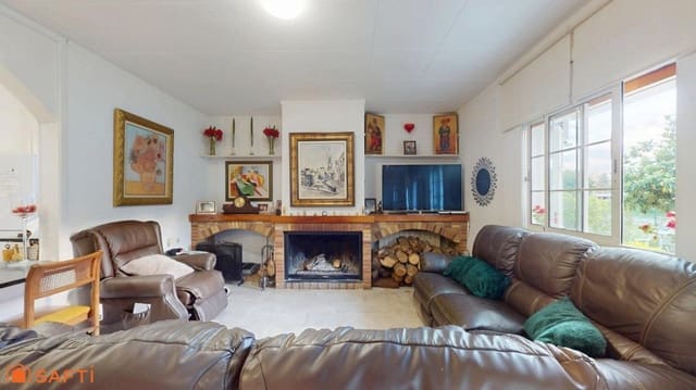 4 soverom Villa til salgs i Girona by med svømmebasseng garasje - € 890 000 (Ref: 9933753)