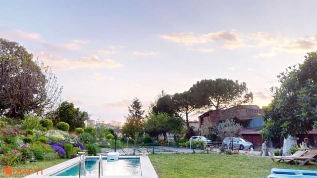 4 soverom Villa til salgs i Girona by med svømmebasseng garasje - € 890 000 (Ref: 9933753)