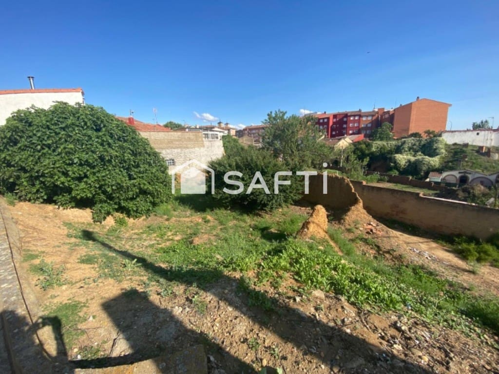 Bauplatz zu verkaufen in Valencia de Don Juan - 42.000 € (Ref: 9933754)