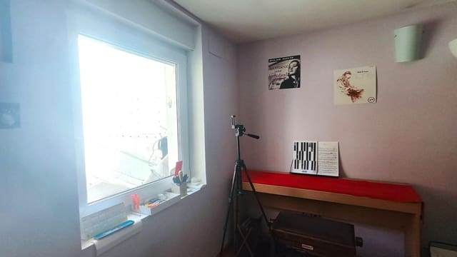Studio till salu i León stad - 110 000 € (Ref: 9933755)
