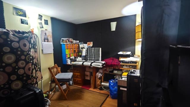 Studio till salu i León stad - 110 000 € (Ref: 9933755)