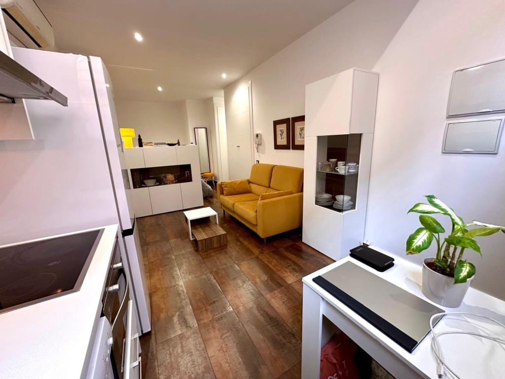 Studio zu verkaufen in Madrid Stadt - 243.000 € (Ref: 9933756)
