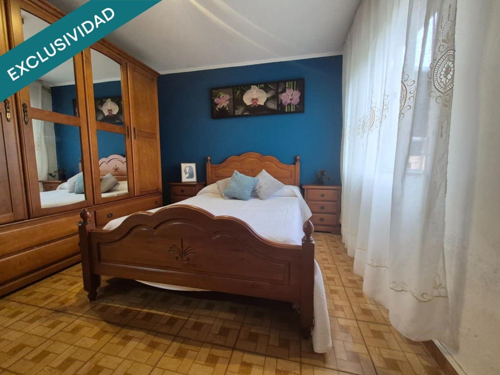 8 bedroom Villa for sale in Naron with garage - € 250,000 (Ref: 9933759)