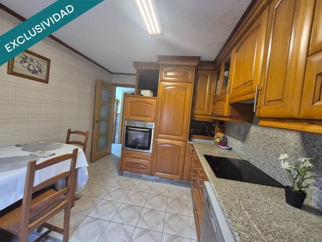 8 bedroom Villa for sale in Narón with garage - € 250,000 (Ref: 9933759)