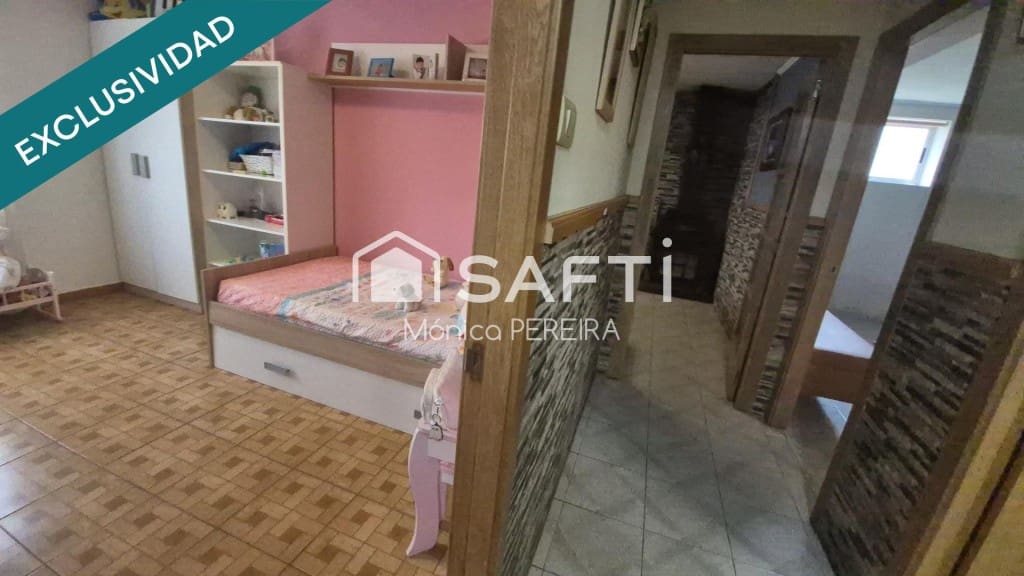 8 bedroom Villa for sale in Naron with garage - € 250,000 (Ref: 9933759)