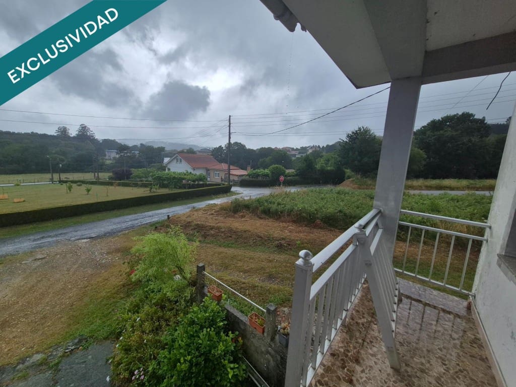 8 bedroom Villa for sale in Naron with garage - € 250,000 (Ref: 9933759)
