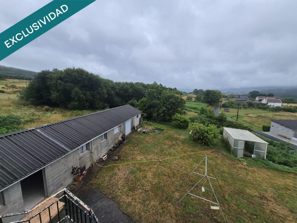 8 bedroom Villa for sale in Naron with garage - € 250,000 (Ref: 9933759)