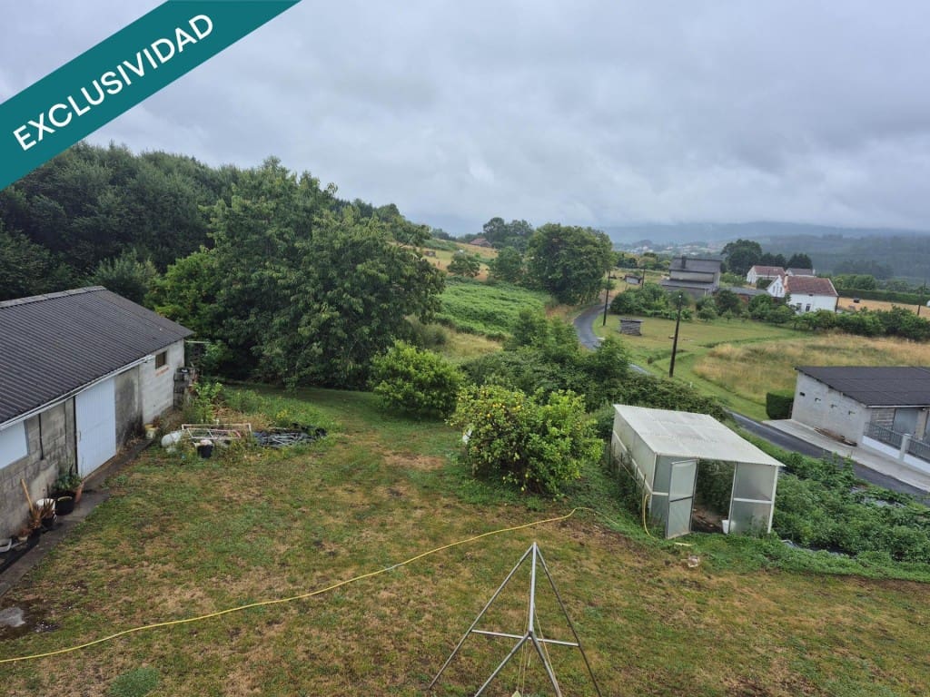 8 bedroom Villa for sale in Naron with garage - € 250,000 (Ref: 9933759)