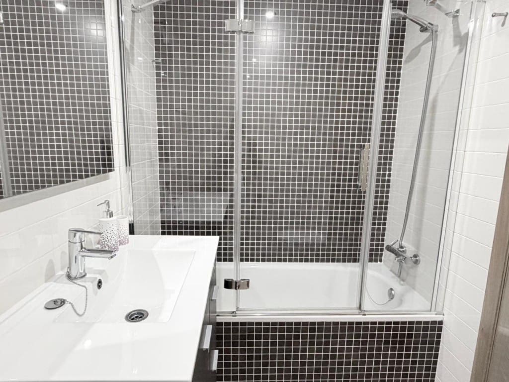 1 bedroom Apartment for sale in Sanxenxo with garage - € 250,000 (Ref: 9933760)