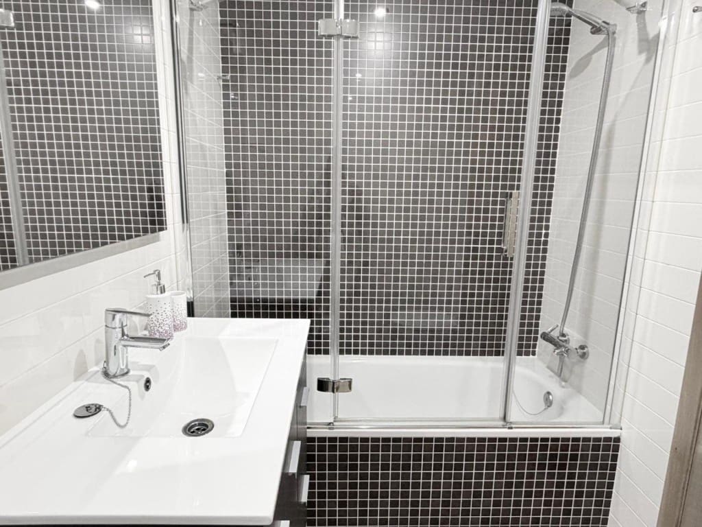 1 bedroom Apartment for sale in Sanxenxo with garage - € 250,000 (Ref: 9933760)