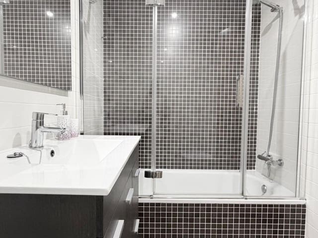 1 soveværelse Lejlighed til salg i Sanxenxo med garage - € 250.000 (Ref: 9933760)