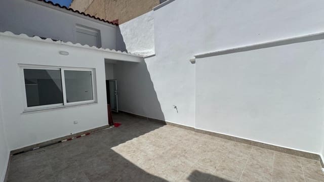 3 soveværelse Rækkehus til salg i Pinoso - € 127.995 (Ref: 9937834)