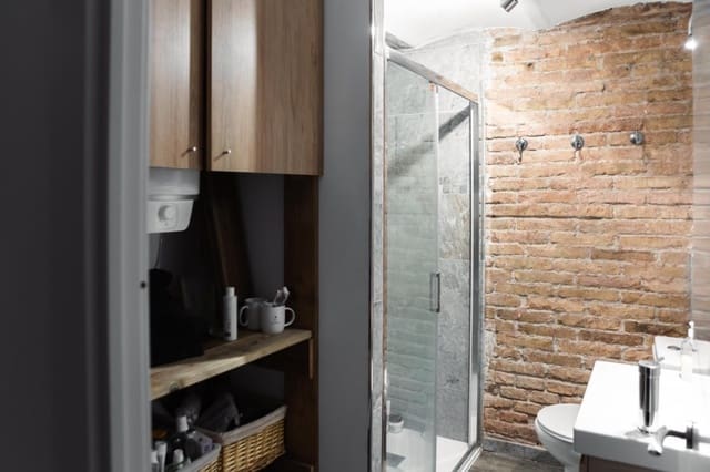 5 slaapkamer Flat te koop in El Poble Sec, Barcelona stad - € 420.000 (Ref: 9939633)