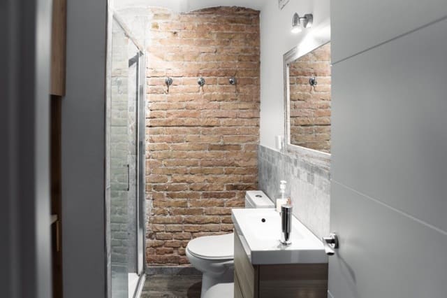 5 slaapkamer Flat te koop in El Poble Sec, Barcelona stad - € 420.000 (Ref: 9939633)