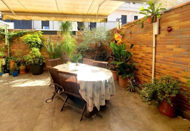 4 Zimmer Reihenhaus zu verkaufen in Sagunto / Sagunt mit Garage - 425.000 € (Ref: 9939634)
