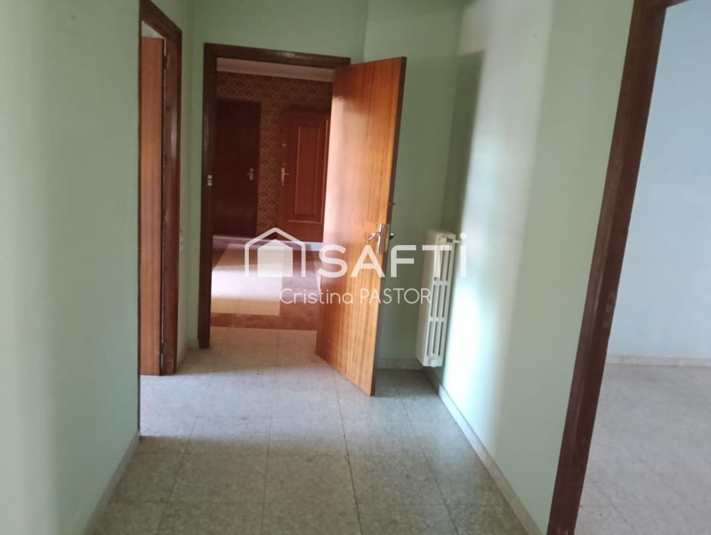 5 bedroom Apartment for sale in Valencia de Don Juan - € 126,000 (Ref: 9939635)