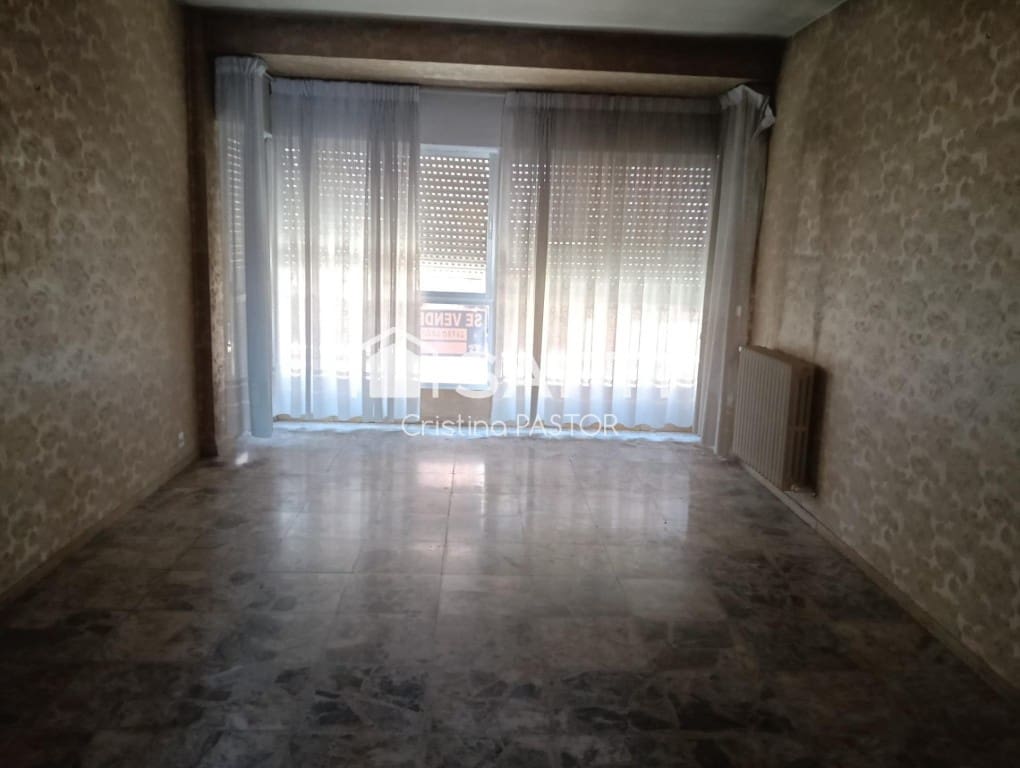 5 bedroom Apartment for sale in Valencia de Don Juan - € 126,000 (Ref: 9939635)