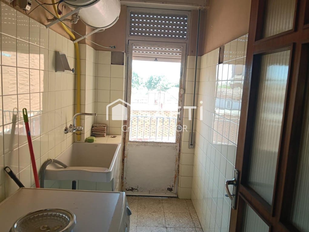 5 bedroom Apartment for sale in Valencia de Don Juan - € 126,000 (Ref: 9939635)