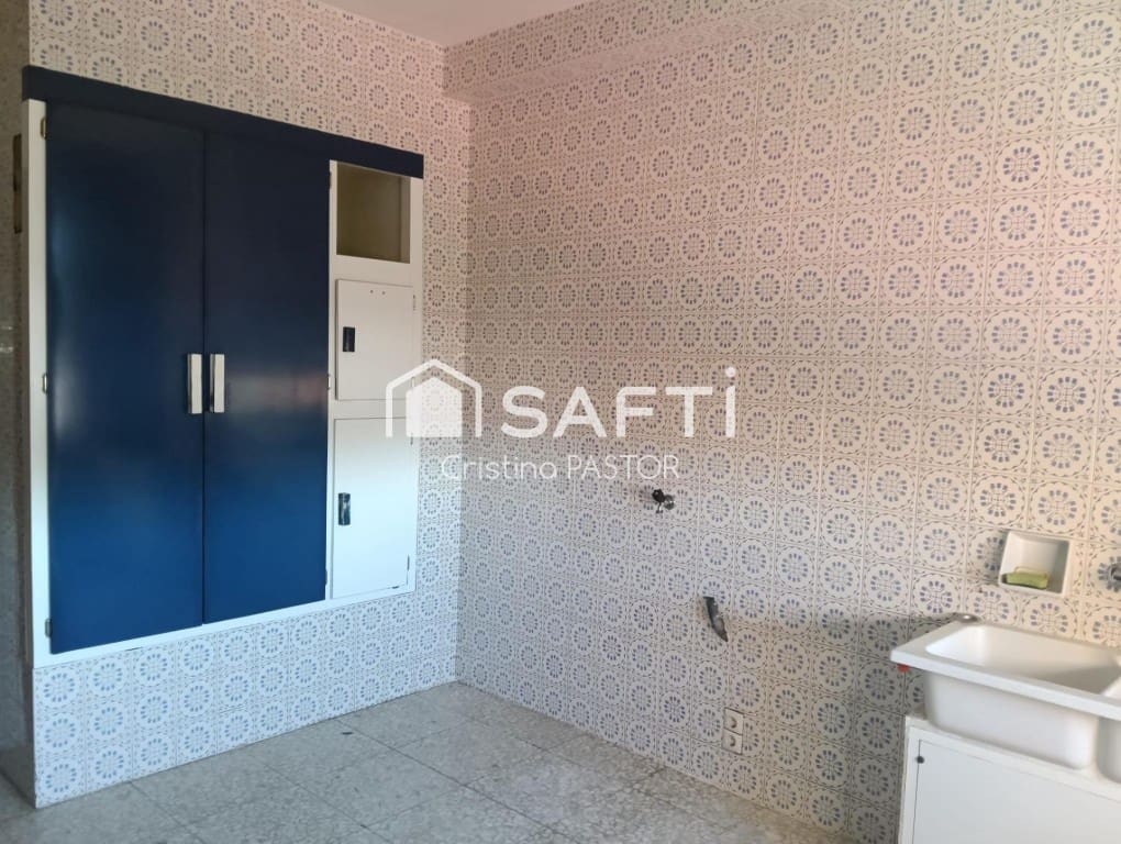 5 bedroom Apartment for sale in Valencia de Don Juan - € 126,000 (Ref: 9939635)