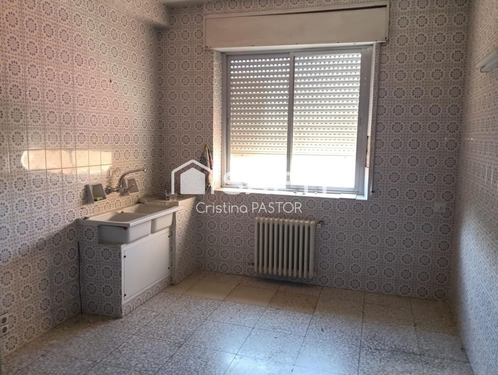 5 bedroom Apartment for sale in Valencia de Don Juan - € 126,000 (Ref: 9939635)