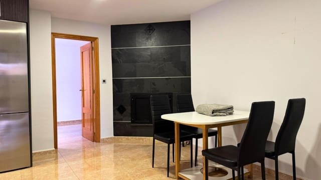4 quarto Moradia em Banda para venda em Pinoso com garagem - 179 000 € (Ref: 9939637)